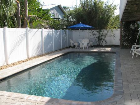 Two-Bedroom Apartment Pool View 117 Neptune Lane